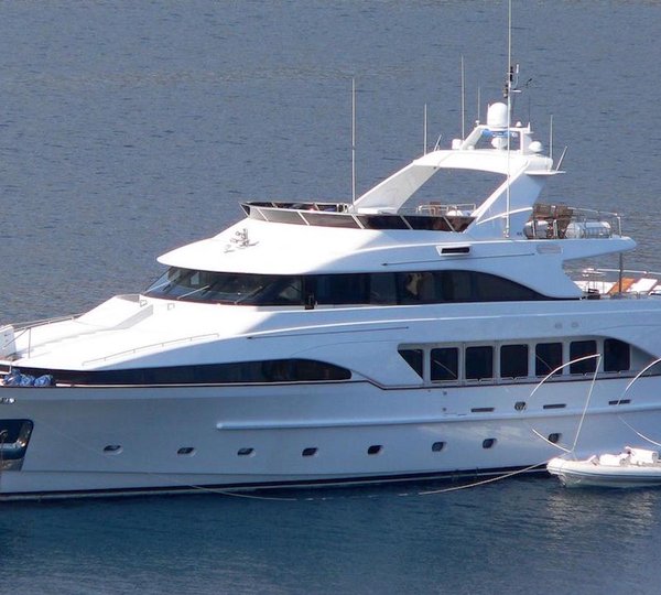 TAIL LIGHTS Yacht Charter Details, Azimut CHARTERWORLD Luxury Superyachts
